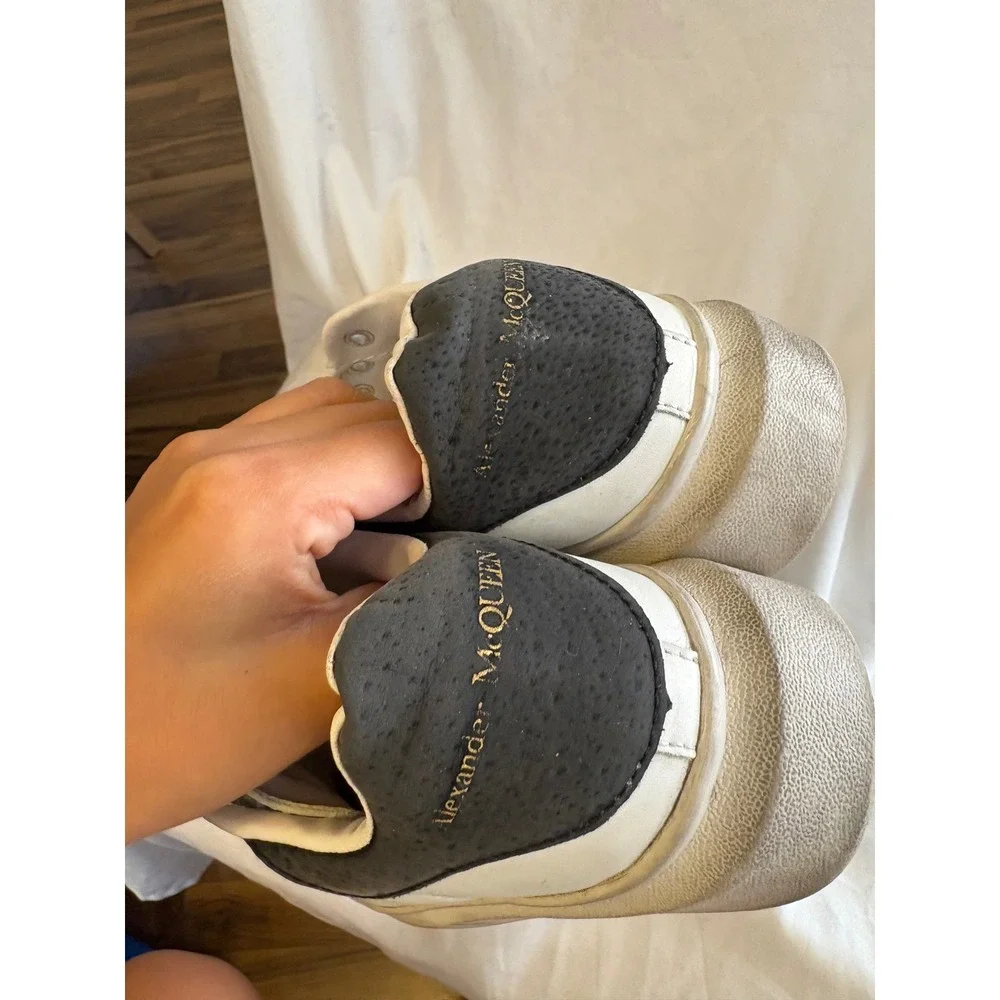 Alexander McQueen Oversized Sneakers White Black Leather IT 36 383942